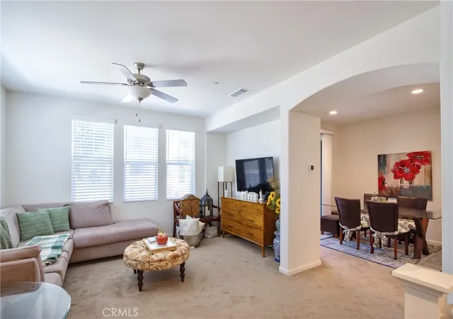 Listing Photo 4 - Condo for sale in building located at 41987 Isadora, Murrieta, CA 92562 - Unit #1404