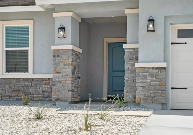 Photo 2 of Single family home for sale at 14842 Desert Lily Ct, Apple Valley, CA 92307 | MLS# SW26178650 | Listing updated on 2026-10-01