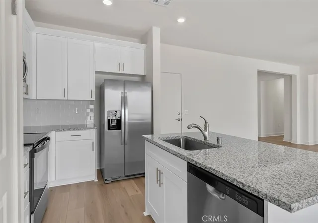 Photo 3 of Single family home for sale at 14842 Desert Lily Ct, Apple Valley, CA 92307 | MLS# SW26178650 | Listing updated on 2026-10-01
