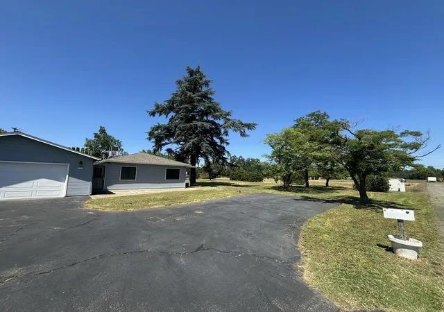 Photo 3 of Single family home for sale at 5050 Bo Peep Ln, Redding, CA 96002 | MLS# 219151436DA | Listing updated on 2026-10-07