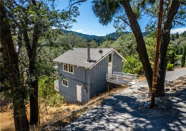 Photo 2 of Single family home for sale at 29199 Lake Brk, Cedar Glen, CA 92321 | MLS# SR26178461 | Listing updated on 2026-09-13