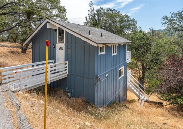 Photo 3 of Single family home for sale at 29199 Lake Brk, Cedar Glen, CA 92321 | MLS# SR26178461 | Listing updated on 2026-09-13