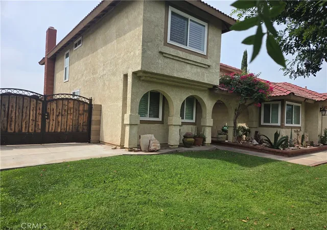 Photo 3 of Single family home for sale at 831 W El Molino, Bloomington, CA 92316 | MLS# CV26178069 | Listing updated on 2026-10-11