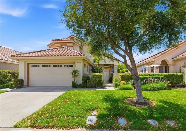Photo 1 of Single family home for sale at 40643 Via Jalapa, Murrieta, CA 92562 | MLS# SW26178049 | Listing updated on 2026-09-13
