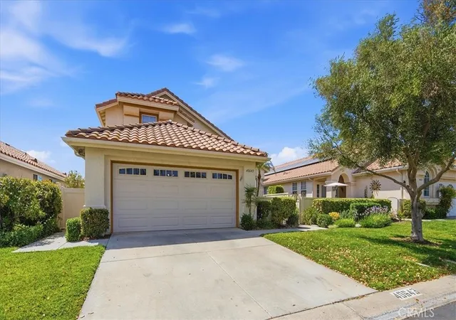 Photo 2 of Single family home for sale at 40643 Via Jalapa, Murrieta, CA 92562 | MLS# SW26178049 | Listing updated on 2026-09-13