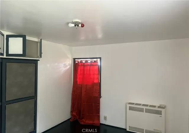 Listing Photo 4 - Condo for sale in building located at 525 E Maple, Glendale, CA 91205