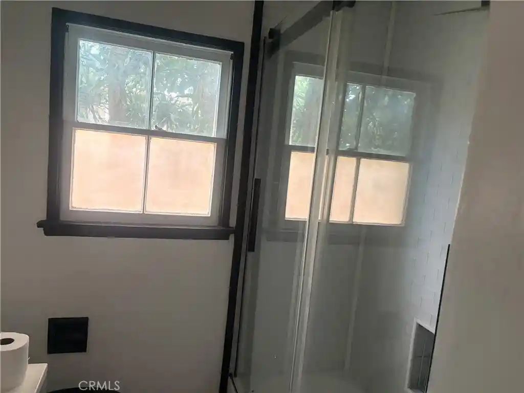Listing Photo 7 - Condo for sale in 525 E Maple located at 525 E Maple, Glendale, CA 91205 - Unit 525 E Maple