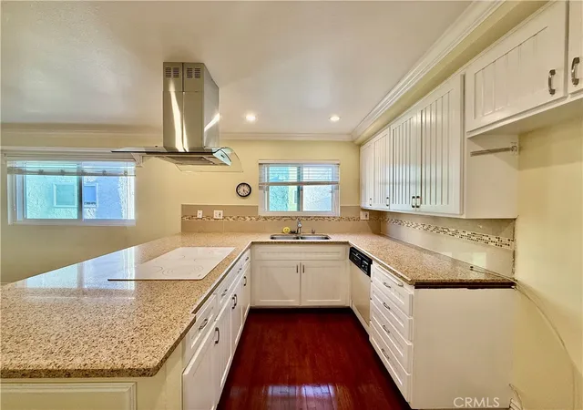 Photo 2 of Townhouse for sale at 415 2nd, Hermosa Beach, CA 90254 | MLS# SB26174873 | Listing updated on 2026-10-11