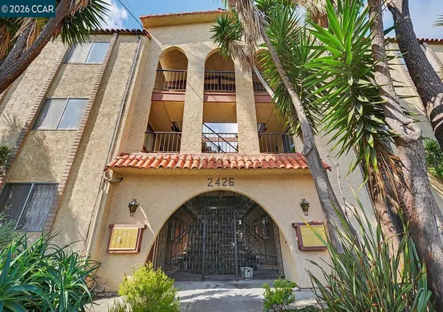 Photo 2 of Condo for sale at 2426 Lincoln Ave #J, Alameda, CA 94501 | MLS# 41145129 | Listing updated on 2026-10-02