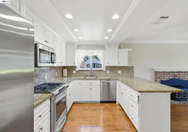 Photo 2 of Single family home for sale at 44 Fircrest Ct, San Ramon, CA 94583 | MLS# 41145132 | Listing updated on 2026-09-13