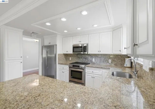 Photo 3 of Single family home for sale at 44 Fircrest Ct, San Ramon, CA 94583 | MLS# 41145132 | Listing updated on 2026-09-13