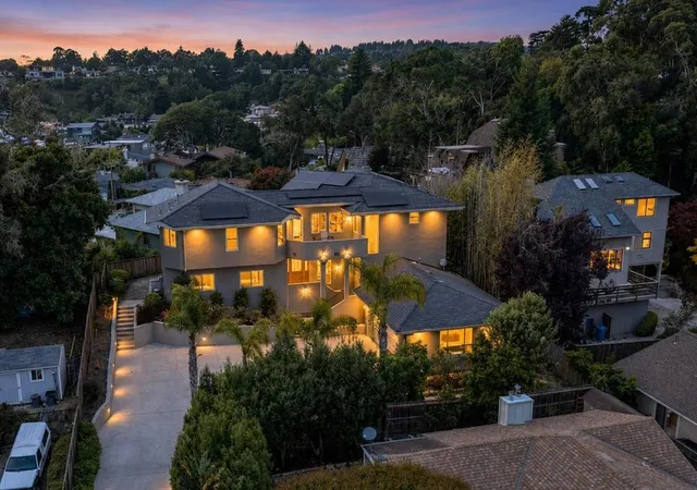 Photo 2 of Single family home for sale at 213 Sand St, Aptos, CA 95003 | MLS# ML82057415 | Listing updated on 2026-10-11