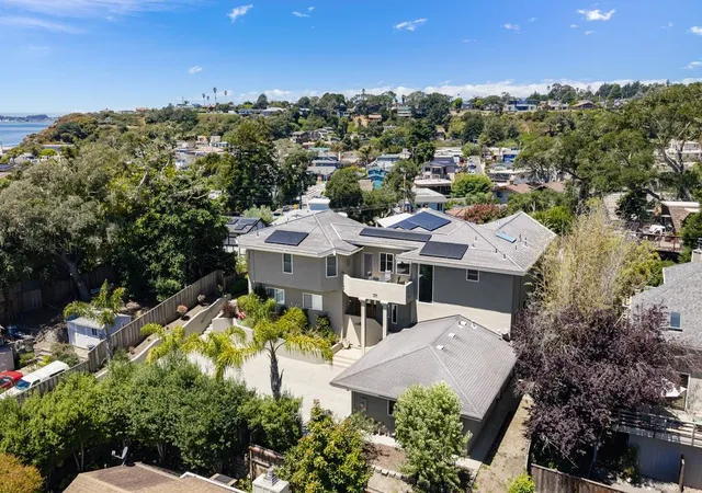 Photo 3 of Single family home for sale at 213 Sand St, Aptos, CA 95003 | MLS# ML82057415 | Listing updated on 2026-10-11