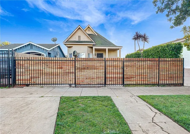 Photo 3 of Single family home for sale at 1782 West 36th Pl, Los Angeles, CA 90018 | MLS# DW26172957 | Listing updated on 2026-09-20
