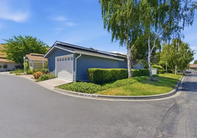 Photo 2 of Manufactured home for sale at 380 Ml Pond Dr #380, San Jose, CA 95125 | MLS# ML82057836 | Listing updated on 2026-10-12