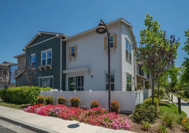 Photo 2 of Townhouse for sale at 114 Red Brick Dr #1, Simi Valley, CA 93065 | MLS# 226003897 | Listing updated on 2026-10-01