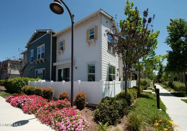 Photo 3 of Townhouse for sale at 114 Red Brick Dr #1, Simi Valley, CA 93065 | MLS# 226003897 | Listing updated on 2026-10-01