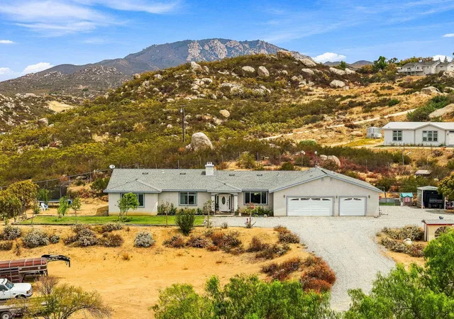 Single family home for sale at 42030 Wildwood Ln, Aguanga, CA 92536 | MLS# 219151448DA