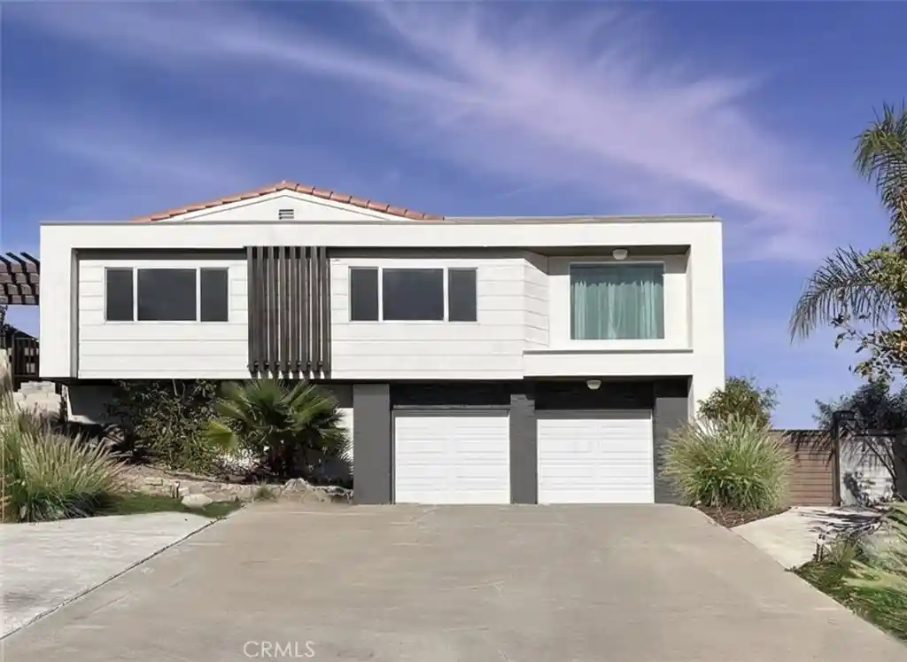 Photo 1 of Single family home for sale at 21734 Appaloosa Ct, Canyon Lake, CA 92587 | MLS# PW26178868 | Listing updated on 2026-10-19