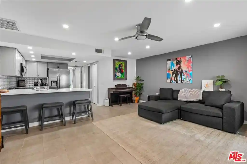 Listing Photo 2 - Condo for sale in 32505 Candlewood Dr located at 32505 Candlewood Dr, Cathedral, CA 92234 - Unit #11