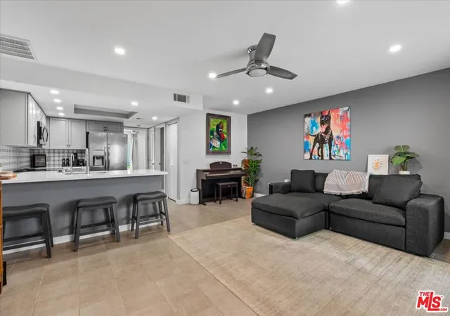 Listing Photo 2 - Condo for sale in building located at 32505 Candlewood Dr, Cathedral, CA 92234 - Unit #11