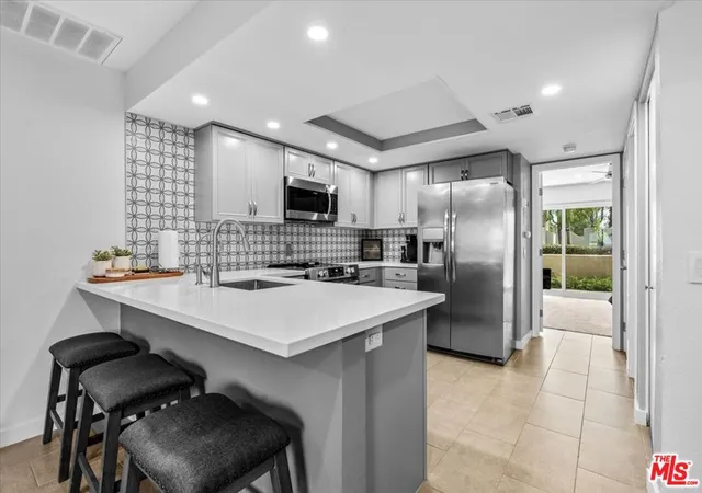 Listing Photo 3 - Condo for sale in building located at 32505 Candlewood Dr, Cathedral, CA 92234 - Unit #11