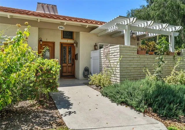 Listing Photo 4 - Condo for sale in building located at 2164 Via Mariposa E, Laguna Woods, CA 92637 - Unit #B