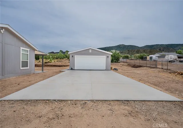 Photo 3 of Sale Pending at 745 Pinon Rd, Pinon Hills, CA 92372 | MLS# IV26175674 | Listing updated on 2026-09-09