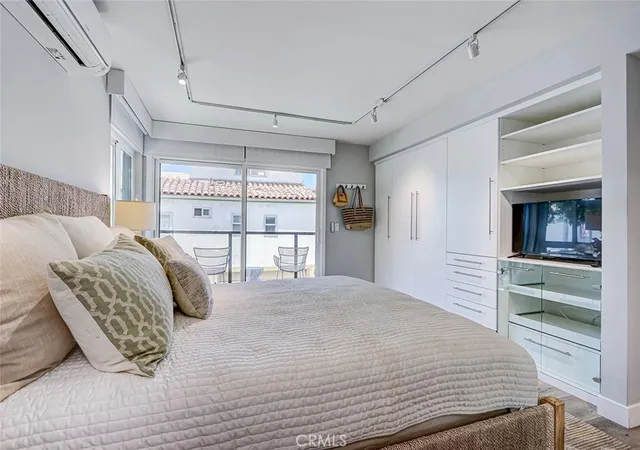 Listing Photo 5 - Condo for sale in building located at 2512 Ocean, Manhattan Beach, CA 90266