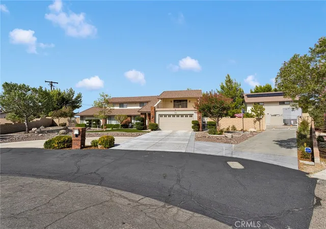 Photo 2 of Single family home for sale at 20080 Waco Ct, Apple Valley, CA 92308 | MLS# HD26177237 | Listing updated on 2026-09-18