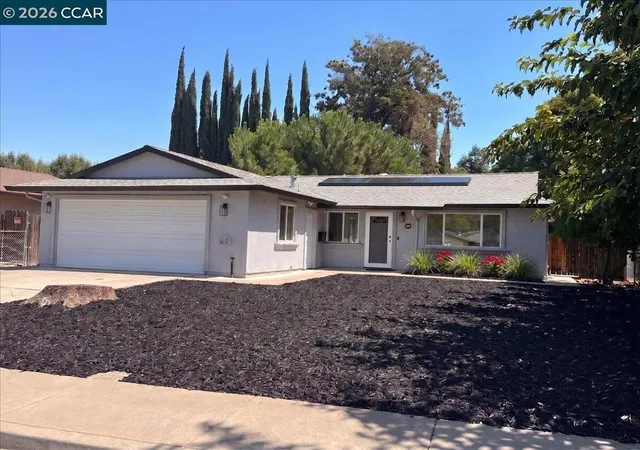 Photo 2 of Single family home for sale at 916 N Estates Dr, Brentwood, CA 94513 | MLS# 41145186 | Listing updated on 2026-10-07