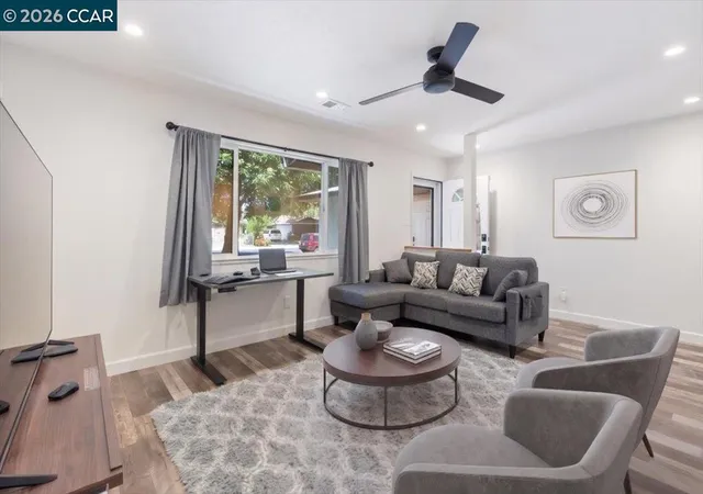 Photo 3 of Single family home for sale at 916 N Estates Dr, Brentwood, CA 94513 | MLS# 41145186 | Listing updated on 2026-10-07