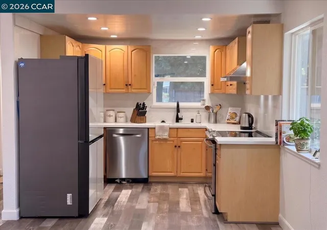 Photo 3 of Single family home for sale at 916 N Estates Dr, Brentwood, CA 94513 | MLS# 41145186 | Listing updated on 2026-10-07