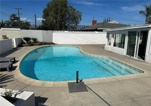 Photo 2 of Single family home for sale at 114 S Acacia, Rialto, CA 92376 | MLS# CV26179043 | Listing updated on 2026-10-06