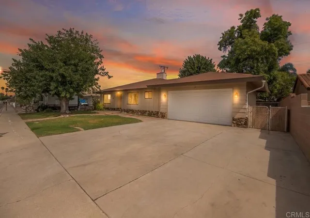 Photo 1 of Sale Pending at 626 E Wright St, Hemet, CA 92543 | MLS# PTP2606268 | Listing updated on 2026-09-10