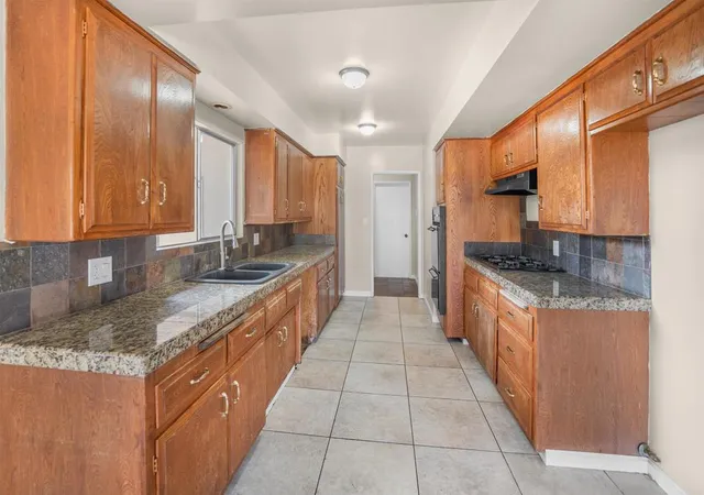 Photo 3 of Sale Pending at 626 E Wright St, Hemet, CA 92543 | MLS# PTP2606268 | Listing updated on 2026-09-10