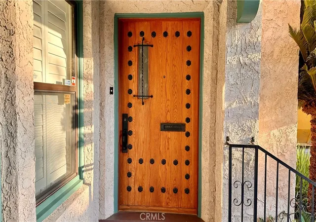 Photo 3 of Single family home for sale at 1122 N Isabel St, Glendale, CA 91207 | MLS# AR26178727 | Listing updated on 2026-09-22