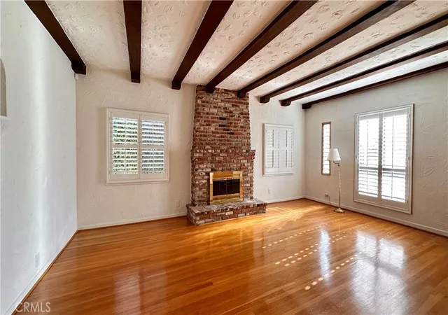 Photo 4 of Single family home for sale at 1122 N Isabel St, Glendale, CA 91207 | MLS# AR26178727 | Listing updated on 2026-09-22