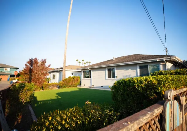 Photo 3 of Single family home for sale at 1915 Halterman Ave, Santa Cruz, CA 95062 | MLS# ML82057873 | Listing updated on 2026-09-13