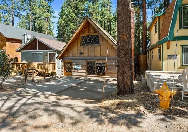 Photo 2 of Single family home for sale at 43050 Sunset Dr, Big Bear Lake, CA 92315 | MLS# 219151470DA | Listing updated on 2026-09-28