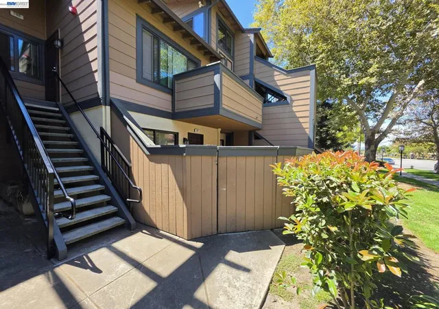 Listing Photo 5 - Condo for sale in building located at 287 E Warren Ave, Fremont, CA 94539
