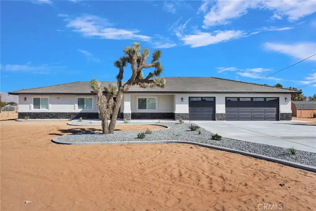 Photo 1 of Sale Pending at 15130 Dakota Rd, Apple Valley, CA 92307 | MLS# HD26179282 | Listing updated on 2026-10-23