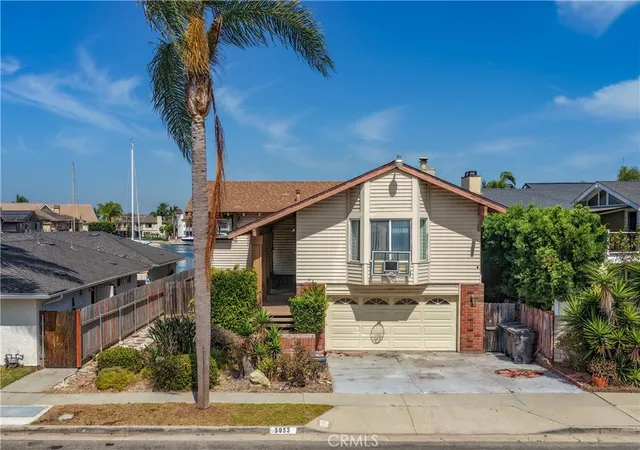 Photo 3 of Sale Pending at 3953 Mistral, Huntington Beach, CA 92649 | MLS# OC26177345 | Listing updated on 2026-10-12