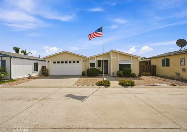 Photo 1 of Manufactured home for sale at 27250 Murrieta #379, Menifee, CA 92586 | MLS# SW26179283 | Listing updated on 2026-10-01