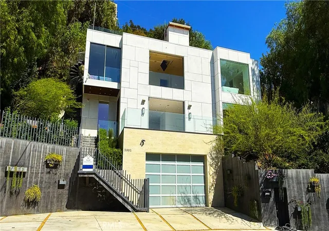 Photo 2 of Single family home for sale at 3901 Avenida Del Sol, Studio City, CA 91604 | MLS# IG26179224 | Listing updated on 2026-09-26