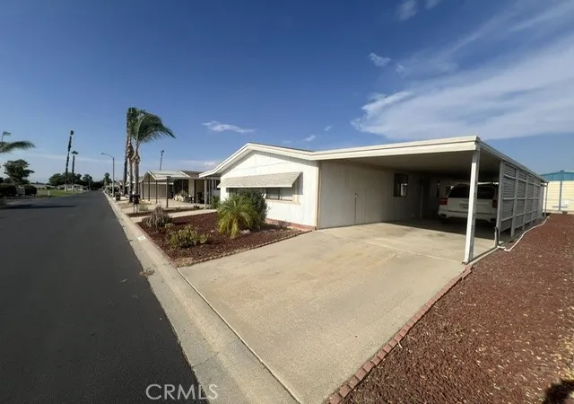 Photo 3 of Manufactured home for sale at 601 N Kirby St #452, Hemet, CA 92545 | MLS# SW26178858 | Listing updated on 2026-10-05