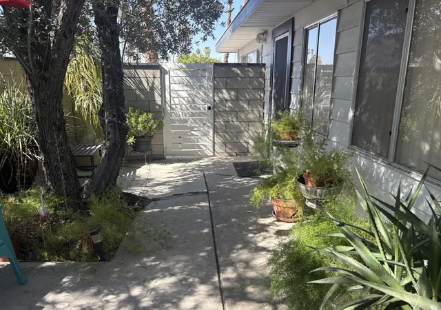 Photo 2 of Manufactured home for sale at 70260 Highway 111 #139, Rancho Mirage, CA 92270 | MLS# 219151488DA | Listing updated on 2026-10-03