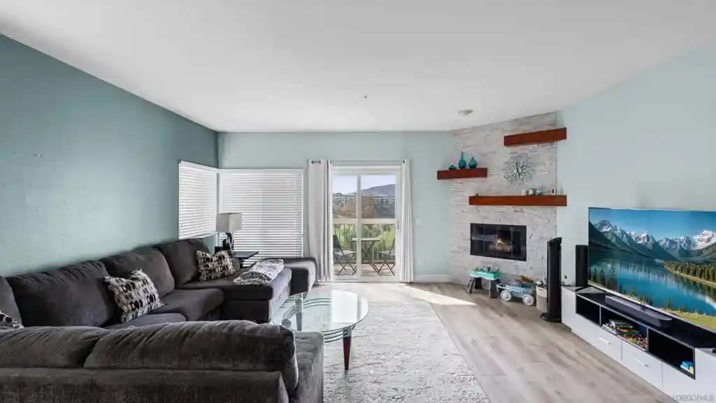 Listing Photo 1 - Condo for sale in 16424 Avenida Venusto located at 16424 Avenida Venusto, San Diego, CA 92128 - Unit 16424 Avenida Venusto