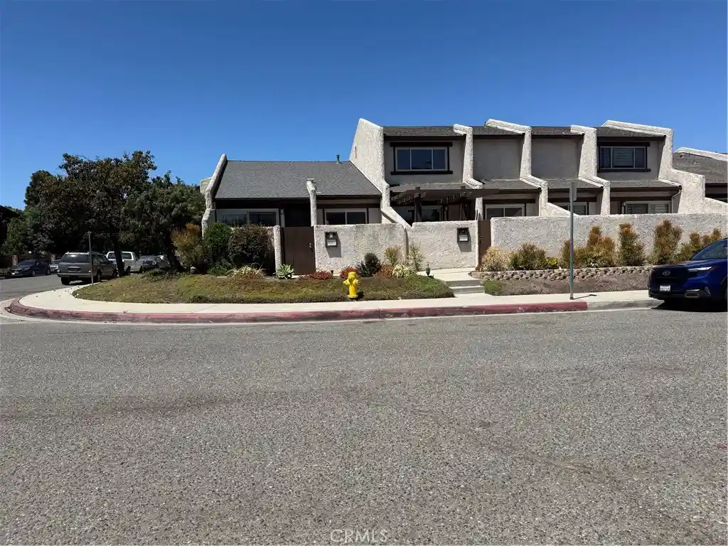 Townhouse for sale at 23325 Sesame, Torrance, CA 90502 | MLS# SB26178830