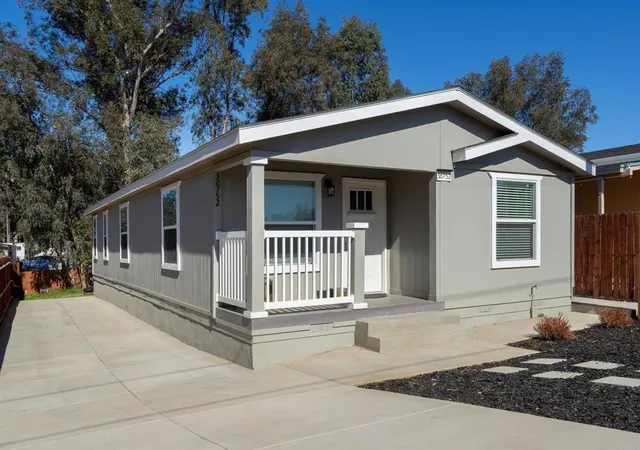 Manufactured home for sale at 18374 Oleander Ave, Lake Elsinore, CA 92532 | MLS# NDP2607736